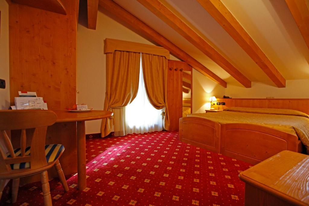 Hotel Il Maniero Ossana Extérieur photo