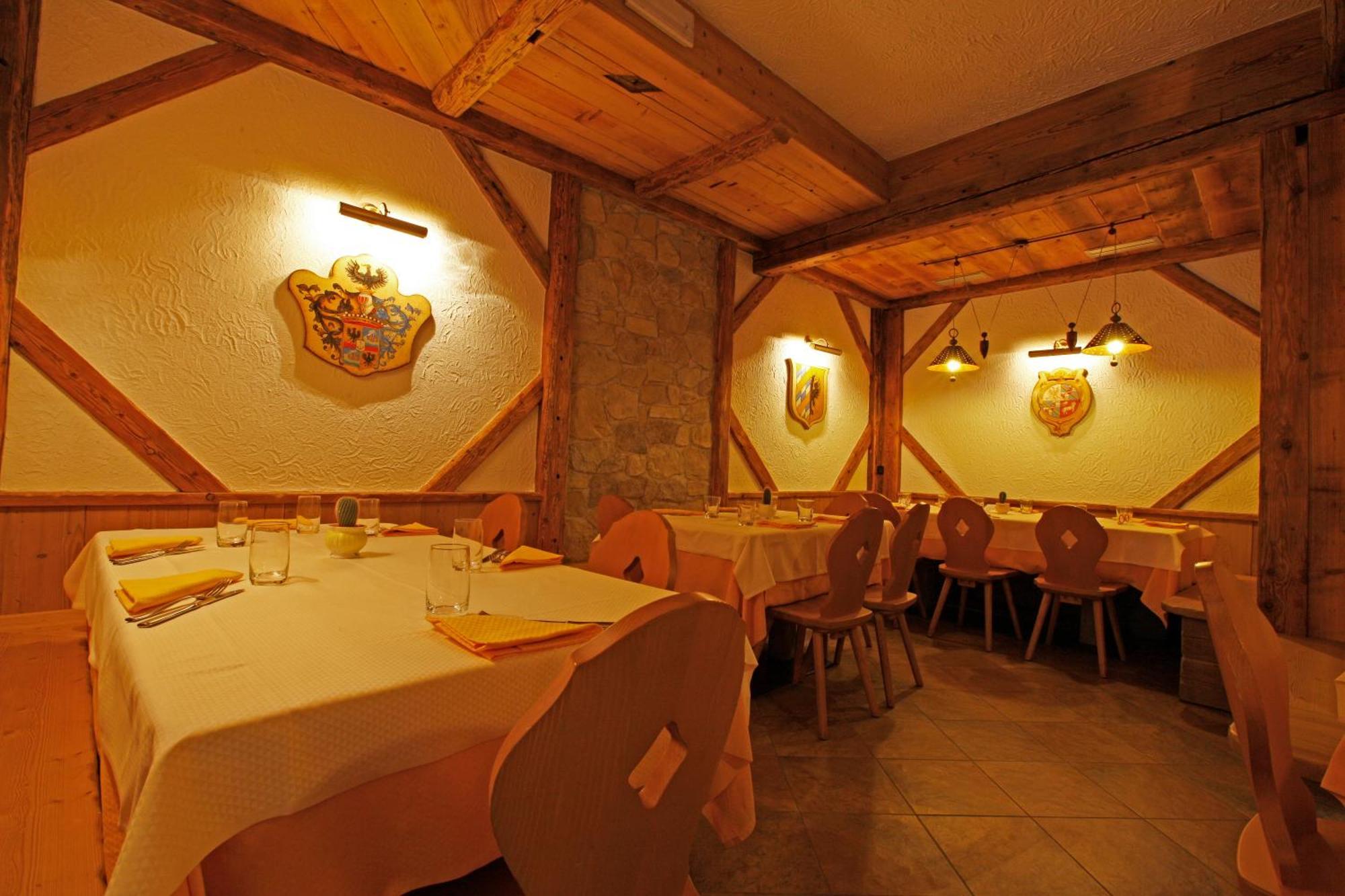 Hotel Il Maniero Ossana Extérieur photo