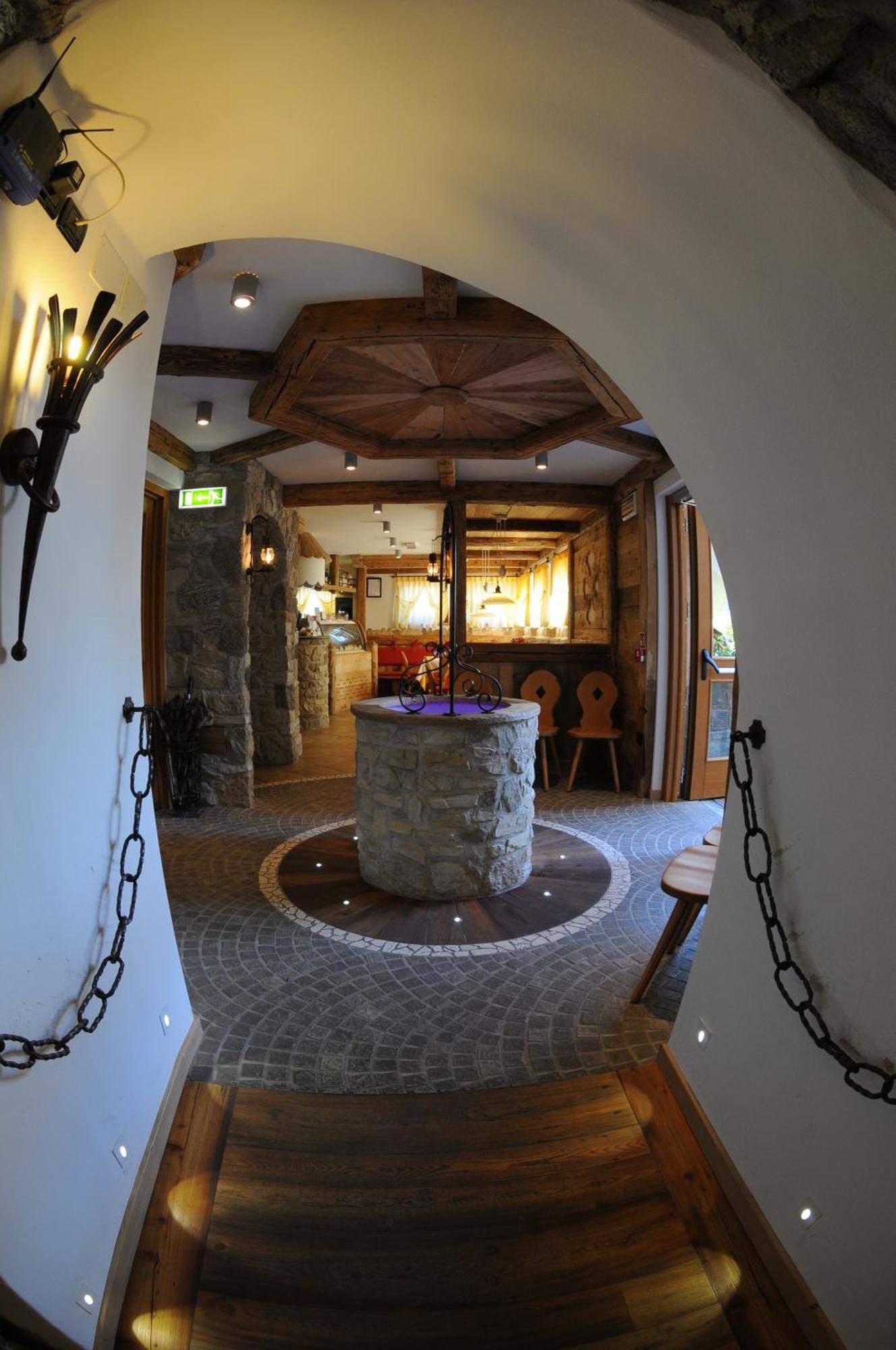 Hotel Il Maniero Ossana Extérieur photo