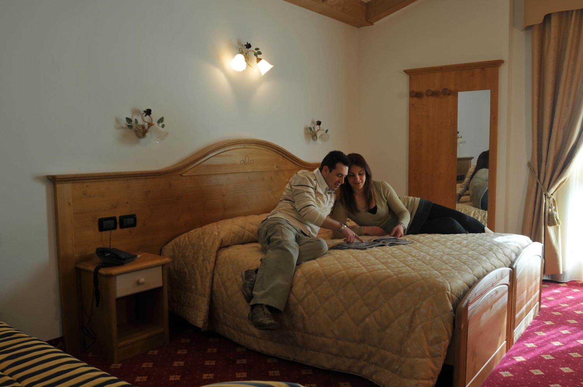 Hotel Il Maniero Ossana Extérieur photo