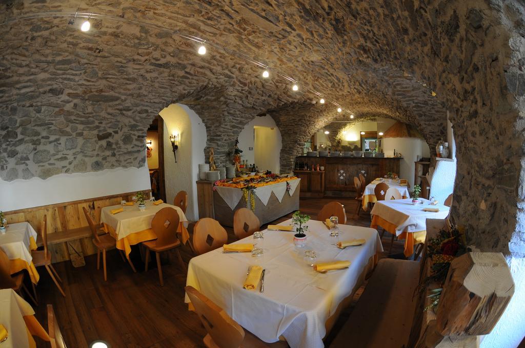 Hotel Il Maniero Ossana Extérieur photo