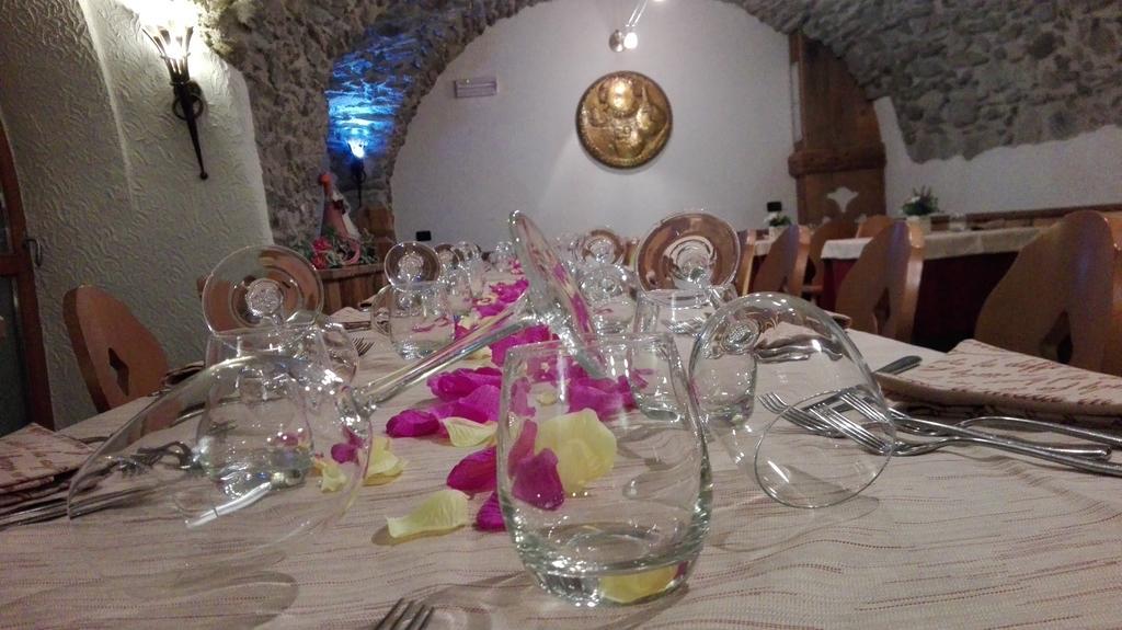 Hotel Il Maniero Ossana Extérieur photo