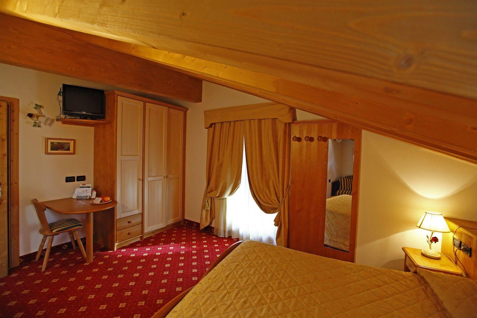 Hotel Il Maniero Ossana Extérieur photo