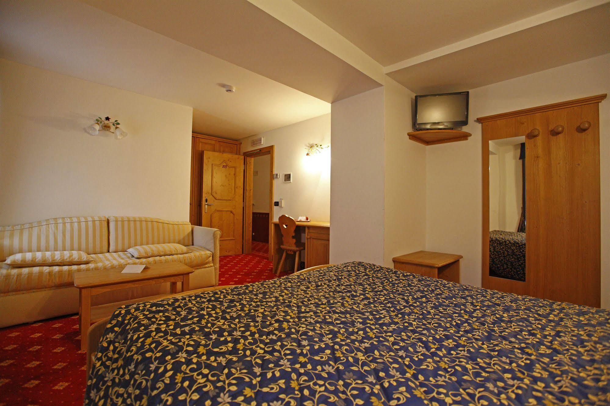 Hotel Il Maniero Ossana Extérieur photo